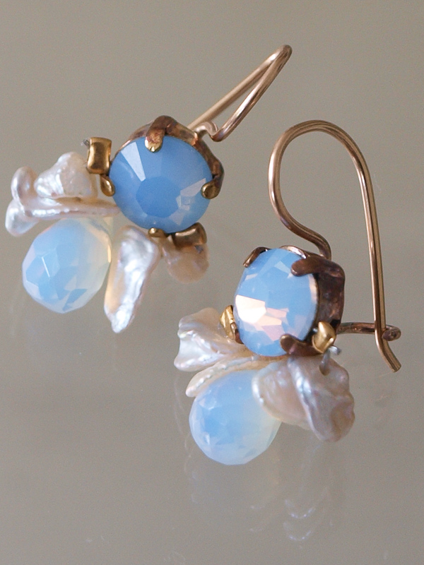 earrings Bee light blue crystal, pearls